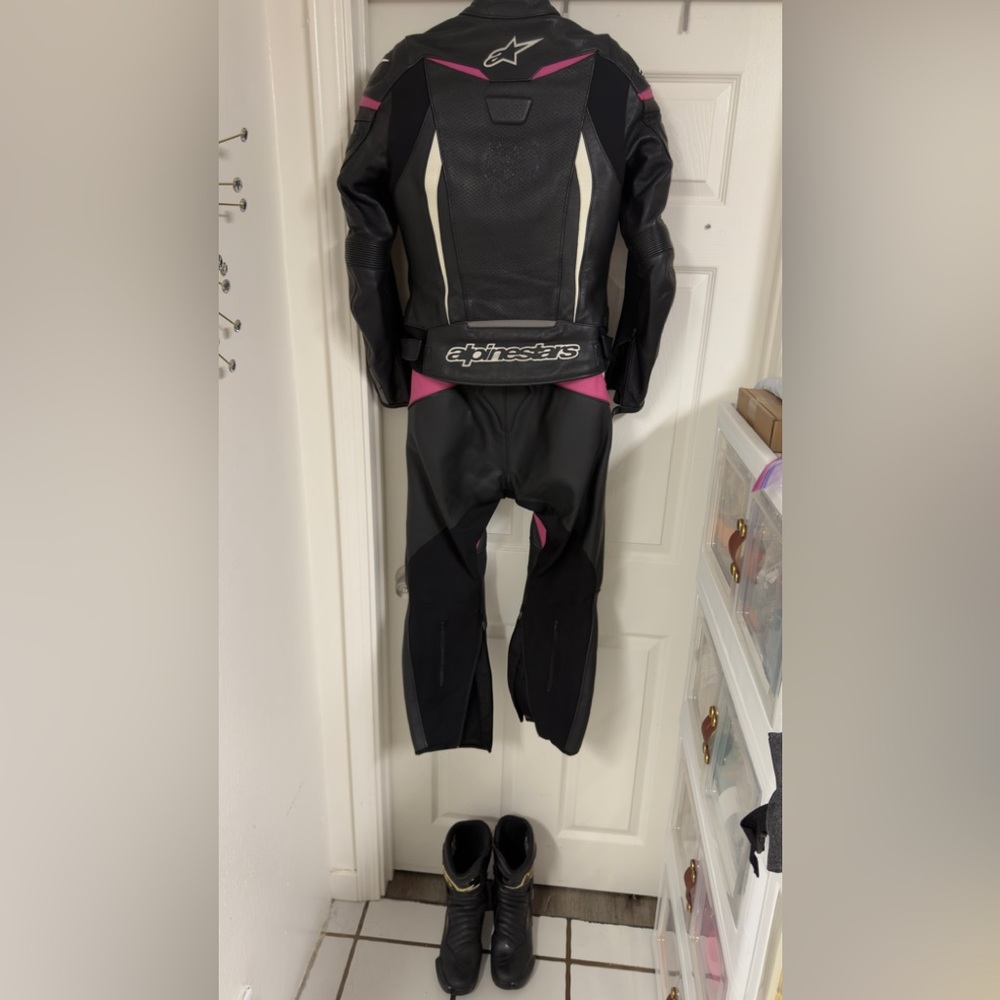 Size 6 (42) ALPINESTARS STELLA GP PLUS RV2 AIRFLOW LEATHER MOTORCYLE GEAR - Picture 2 of 16